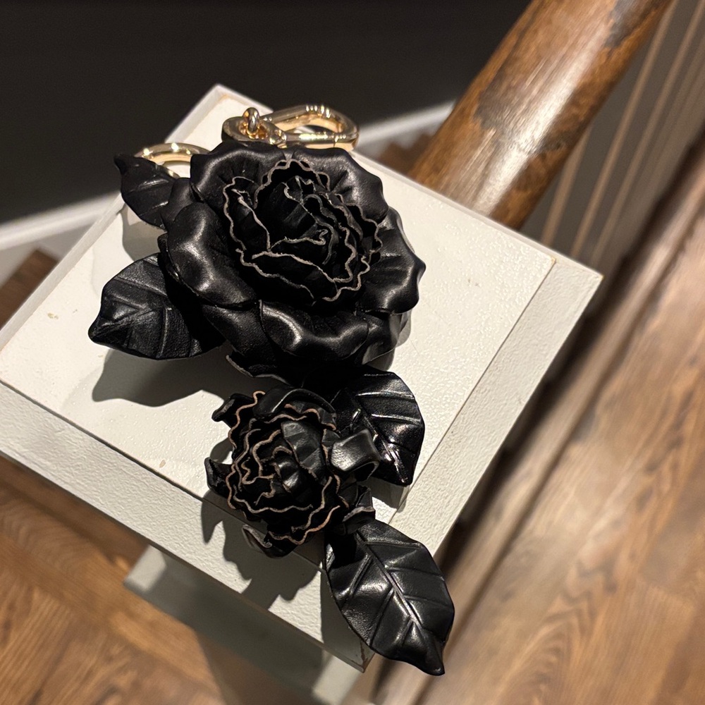 Zara Black Floral Hair Clip with Gold Accents
